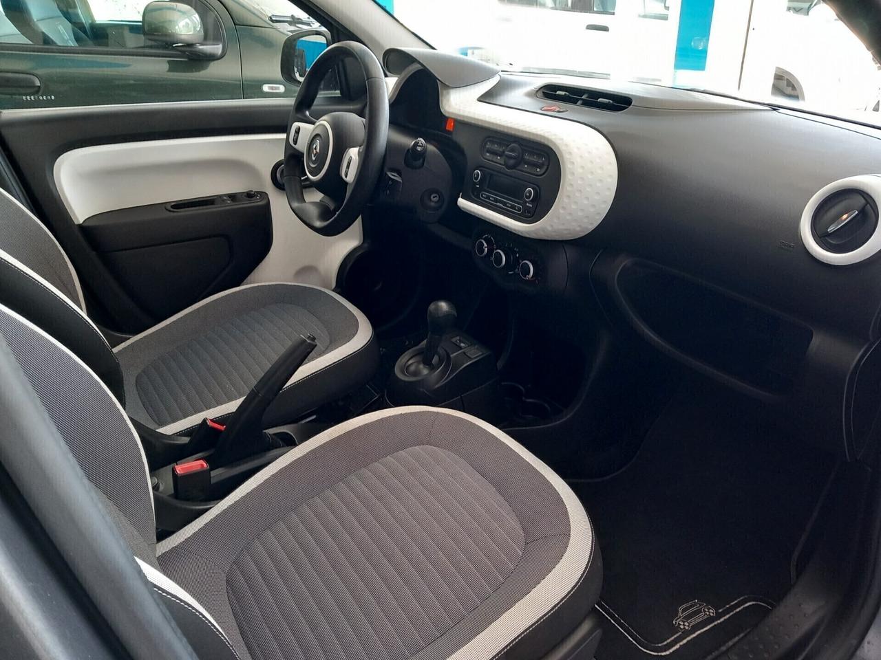 Renault Twingo anno 2017 automatica 1.0 benzina 23 mila km