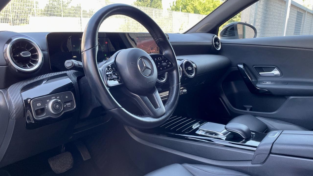 MERCEDES-BENZ CLASSE A180 1.5 116CV - FULL LED, PELLE, NEOPATENTATI