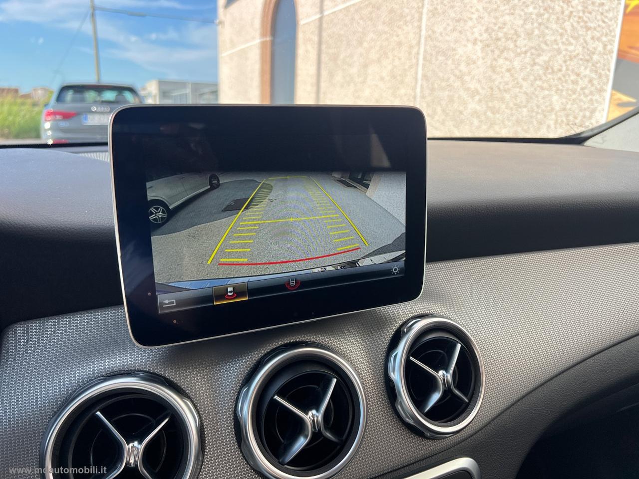 MERCEDES-BENZ GLA 180 Sport AUTOMATICA LED 18