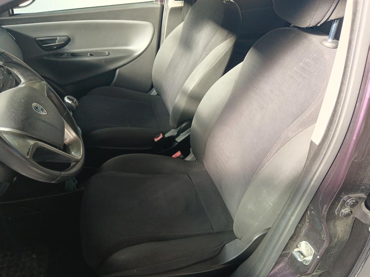 Lancia Ypsilon 1.2 69 CV 5 porte Gold