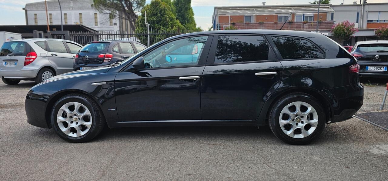 Alfa Romeo 159 1.9 JTDm Sportwagon Distinctive