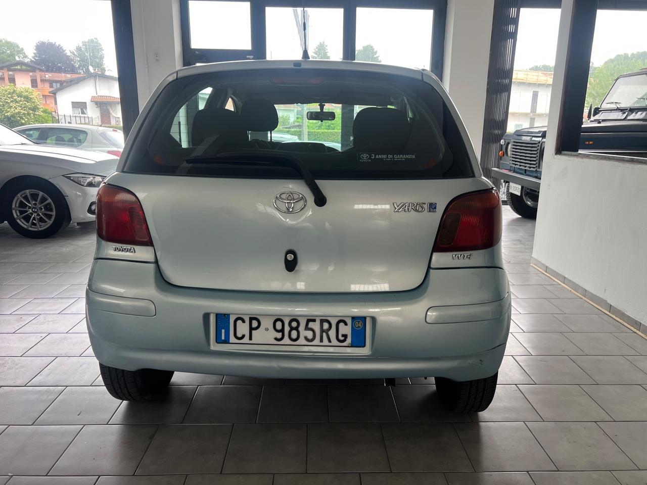 Toyota Yaris 1.0i 16V cat 5 porte Sol