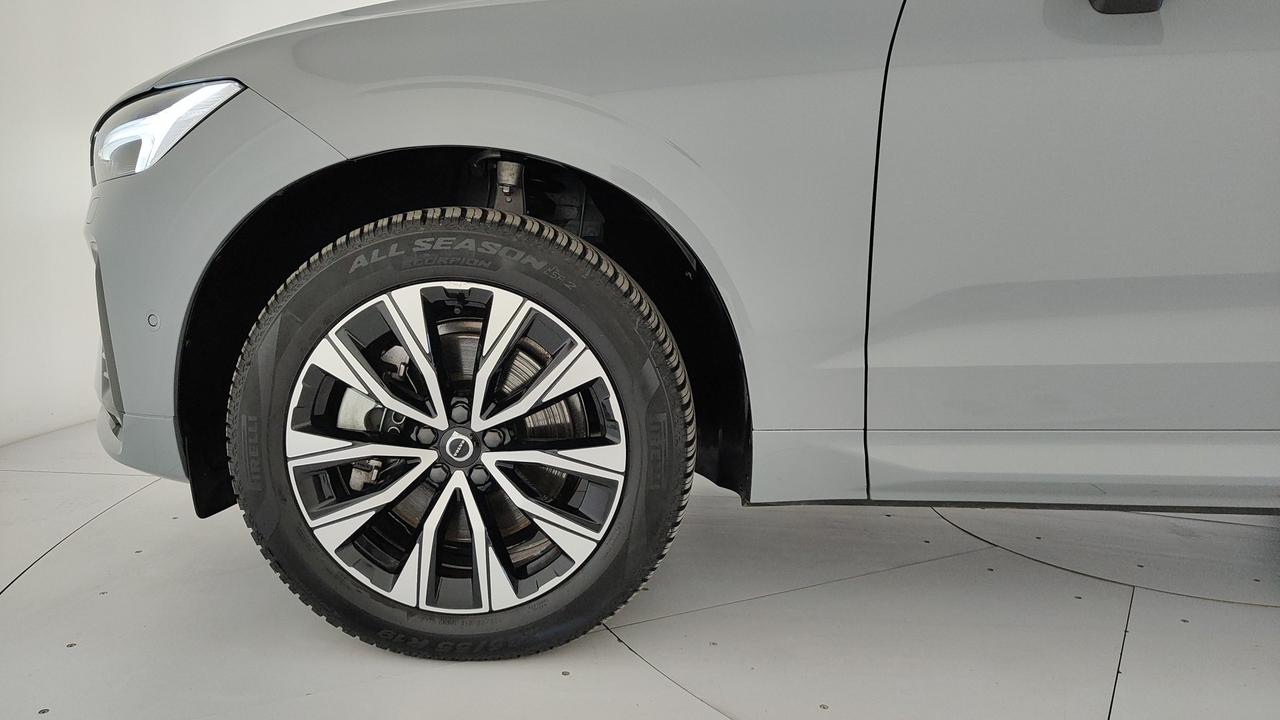 VOLVO XC60 2.0 b4 Plus Dark auto