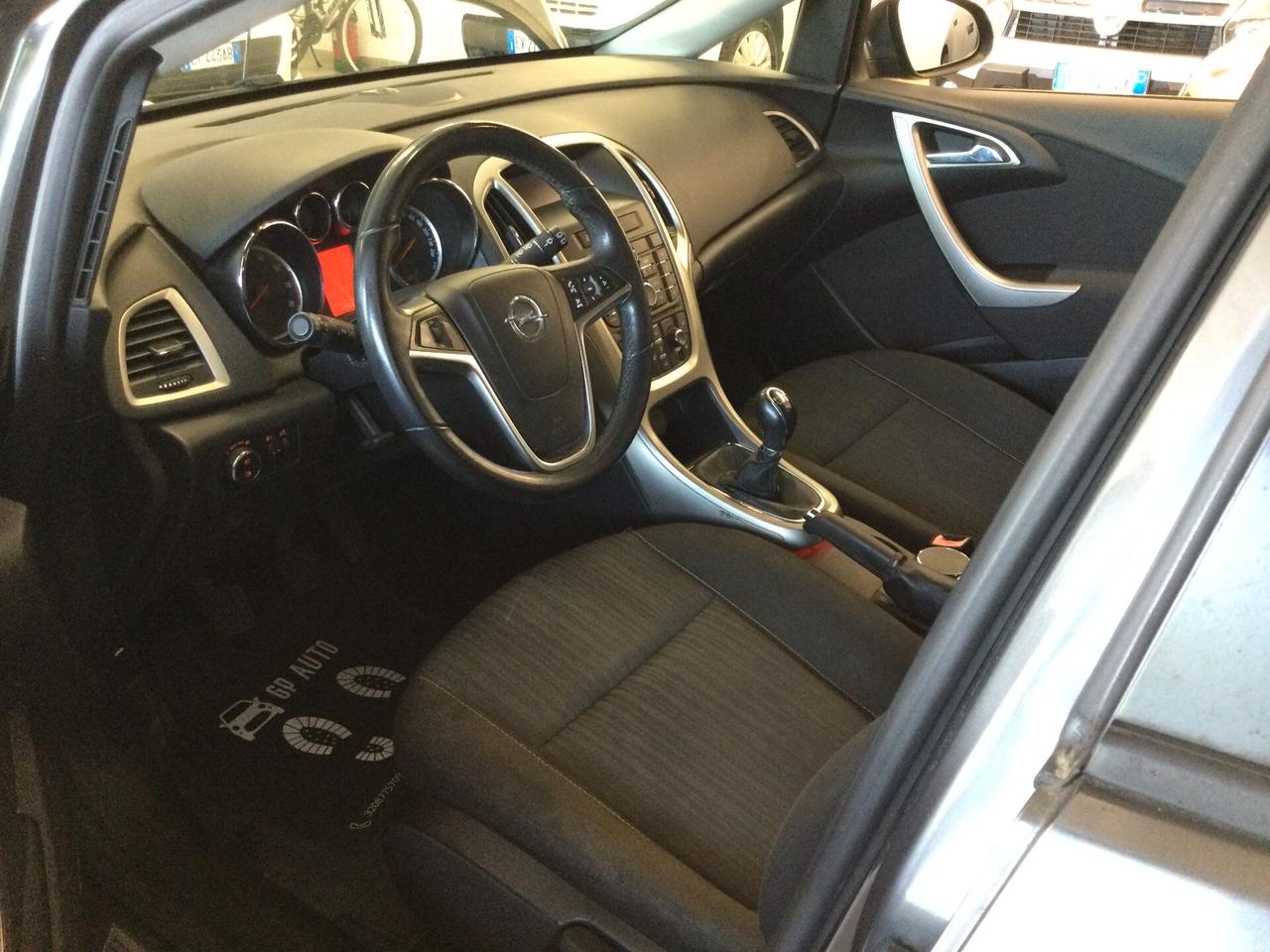 Opel Astra 1.4 100CV 5 porte Cosmo