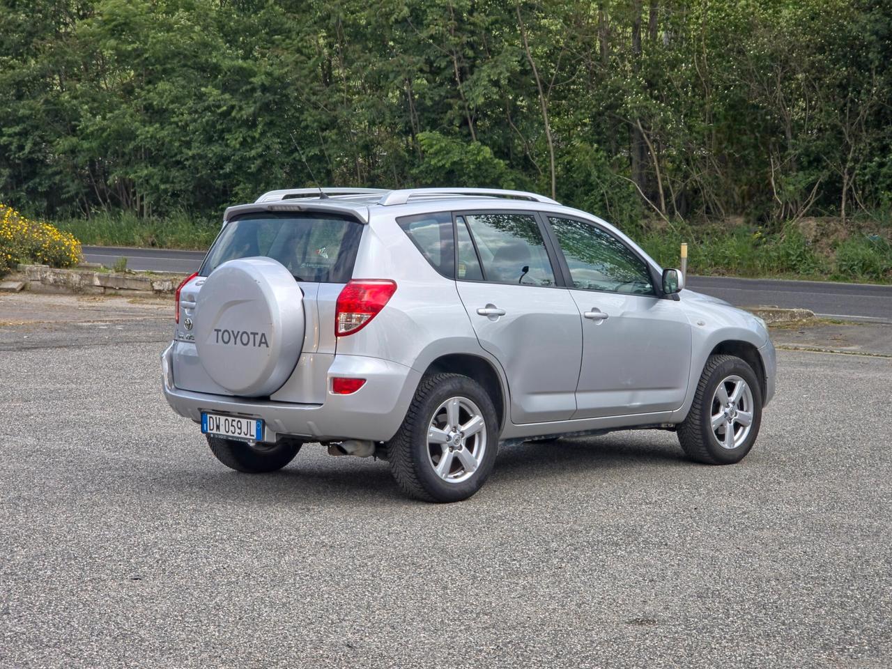 Toyota RAV 4 RAV4 2.2 D-4D 136 CV DPF Luxury 2009-E4 Manuale NEO