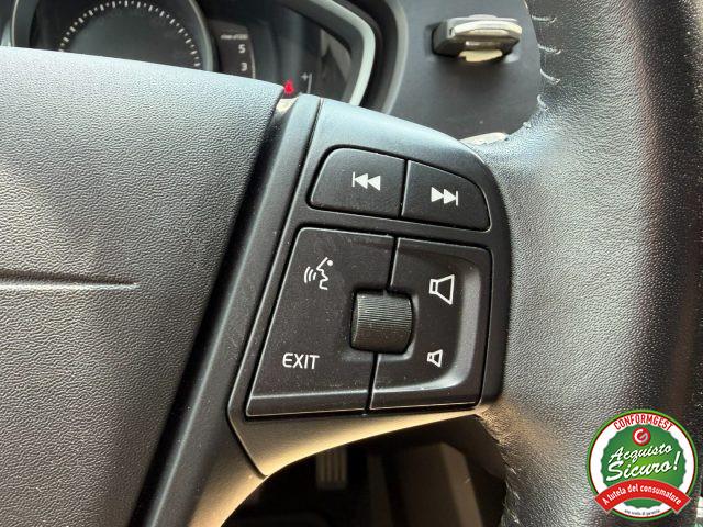 VOLVO V40 Momentum D2