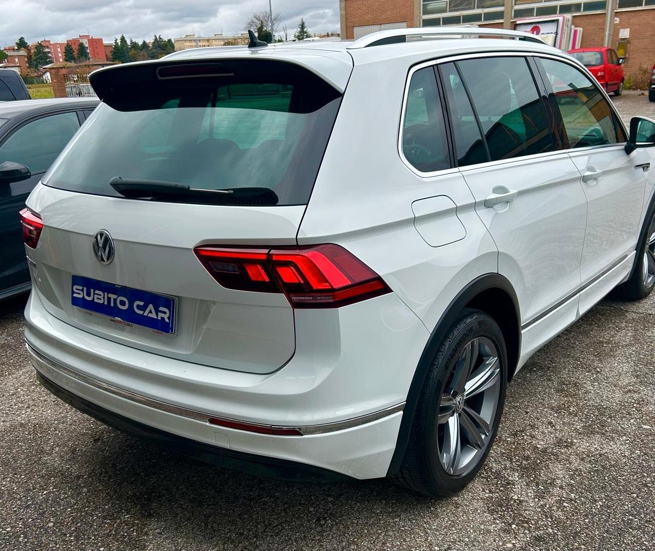 Volkswagen Tiguan 2.0 TDI SCR DSG R-LINE