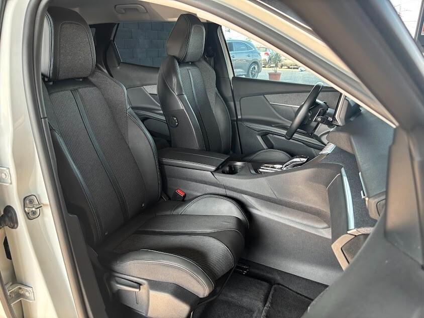 Peugeot 3008 Hybrid 225 e-EAT8 Allure Pack