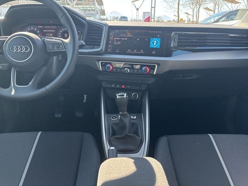 Audi A1 SPB 30 TFSI Advanced Black Pack 17" Cockpit