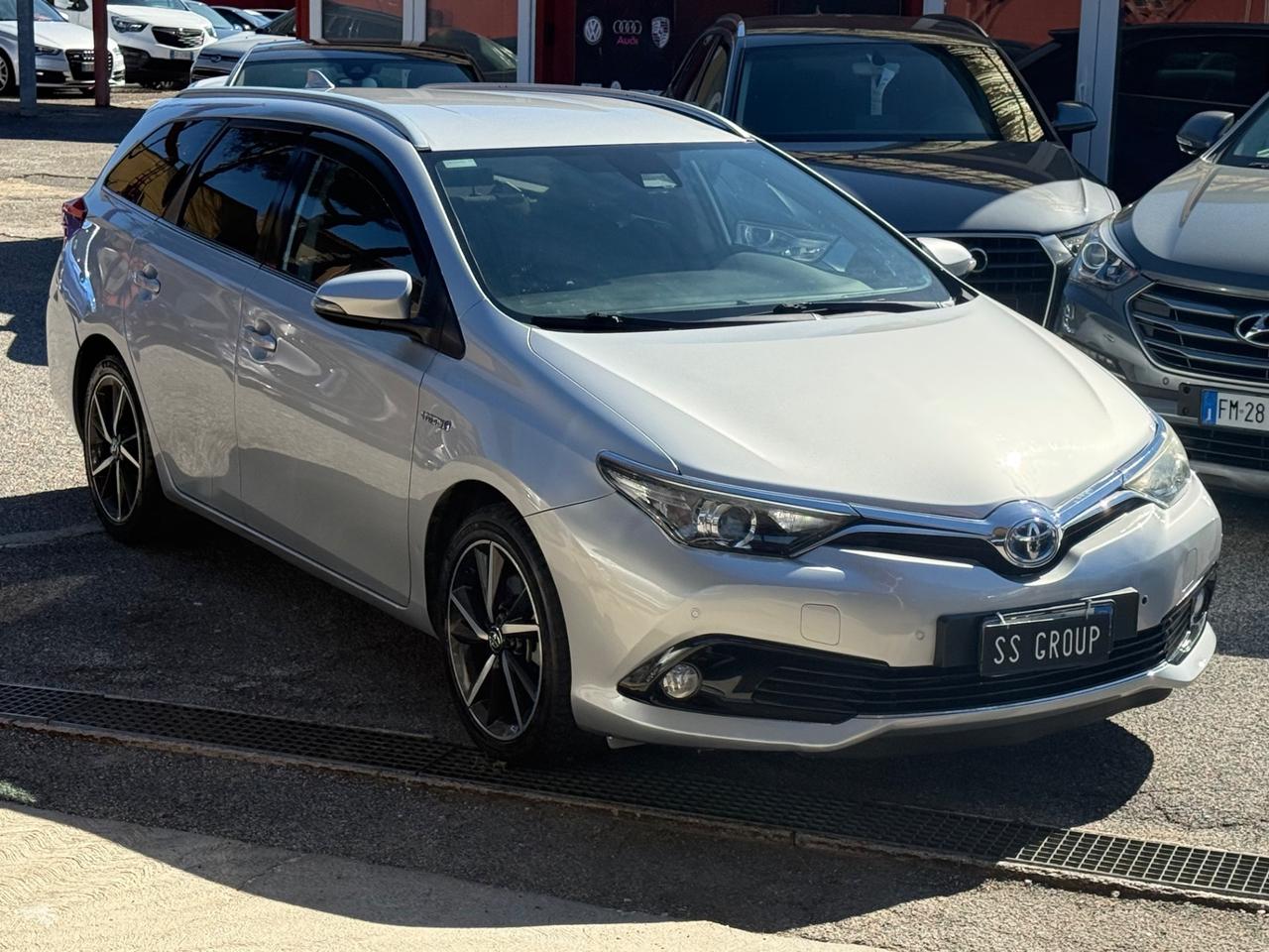 Auris Touring Sports 1.8 Hybrid Lounge-70 mila km -unipro