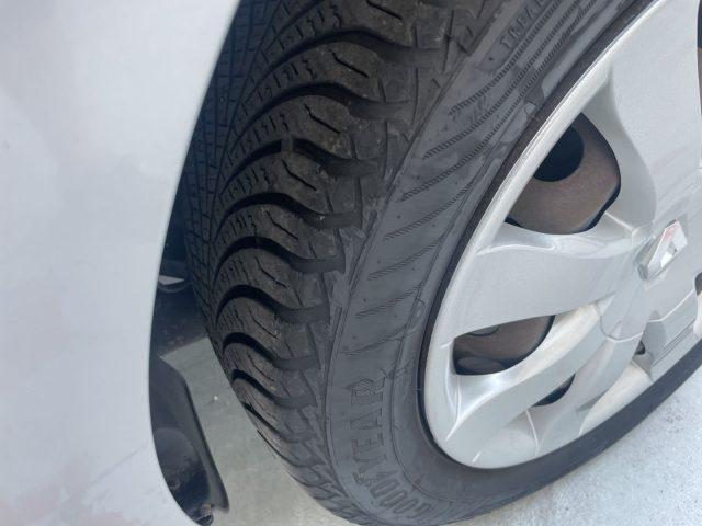RENAULT Clio 1.2 BENZ 75 CV 16V 5 porte ADATTA A NEOPATENTATI
