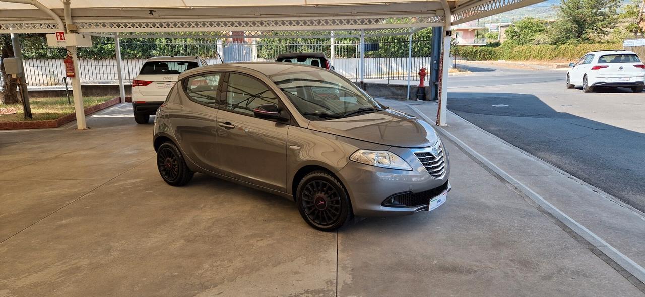 Lancia Ypsilon 1.2 69cv 5 porte GPL Elefantino Rosso