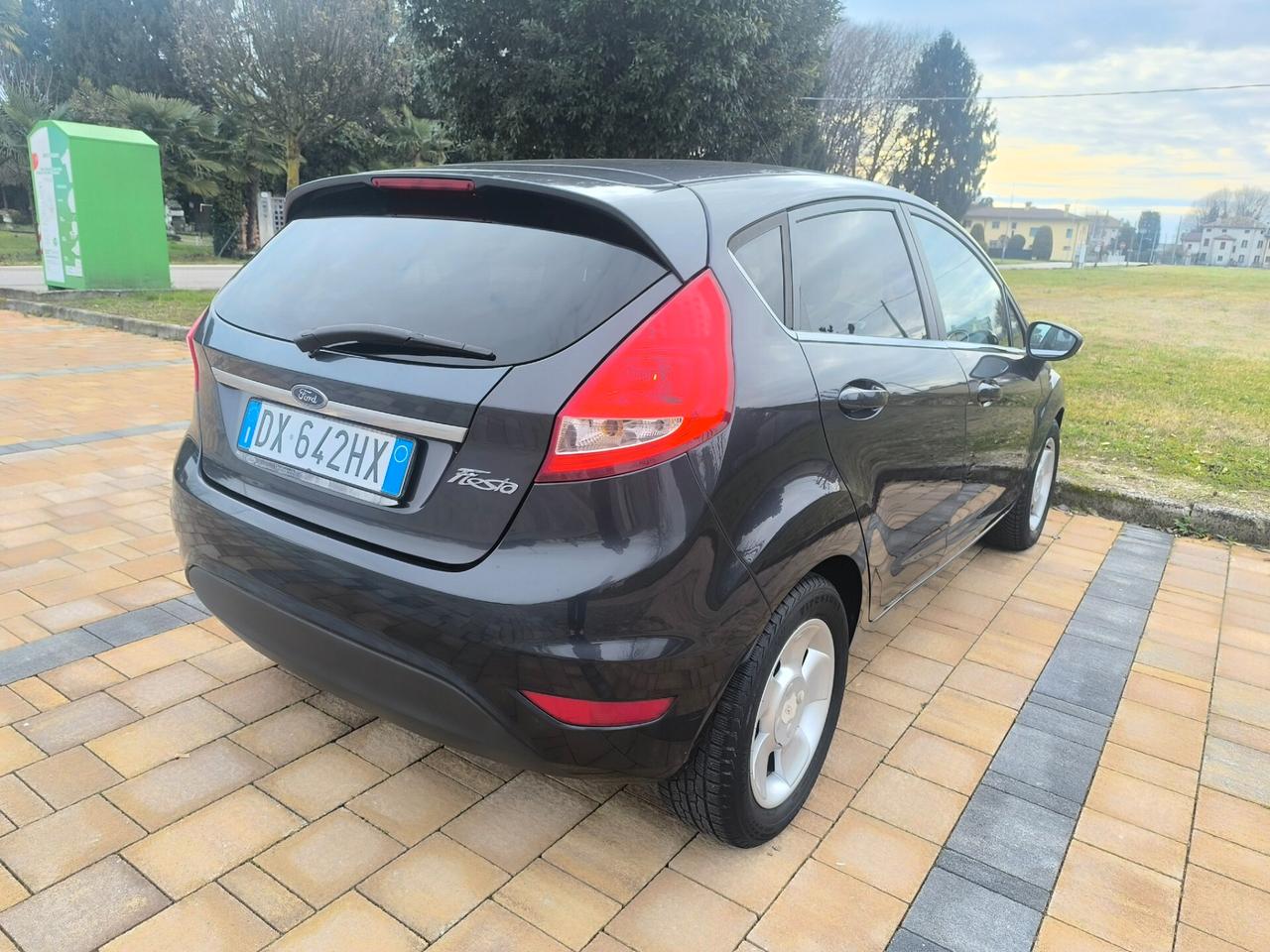 Ford Fiesta benzina km 137mila neopatentati
