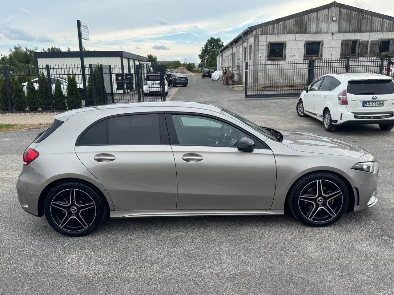 Mercedes-benz A 180 Premium AMG 136CV MBUX