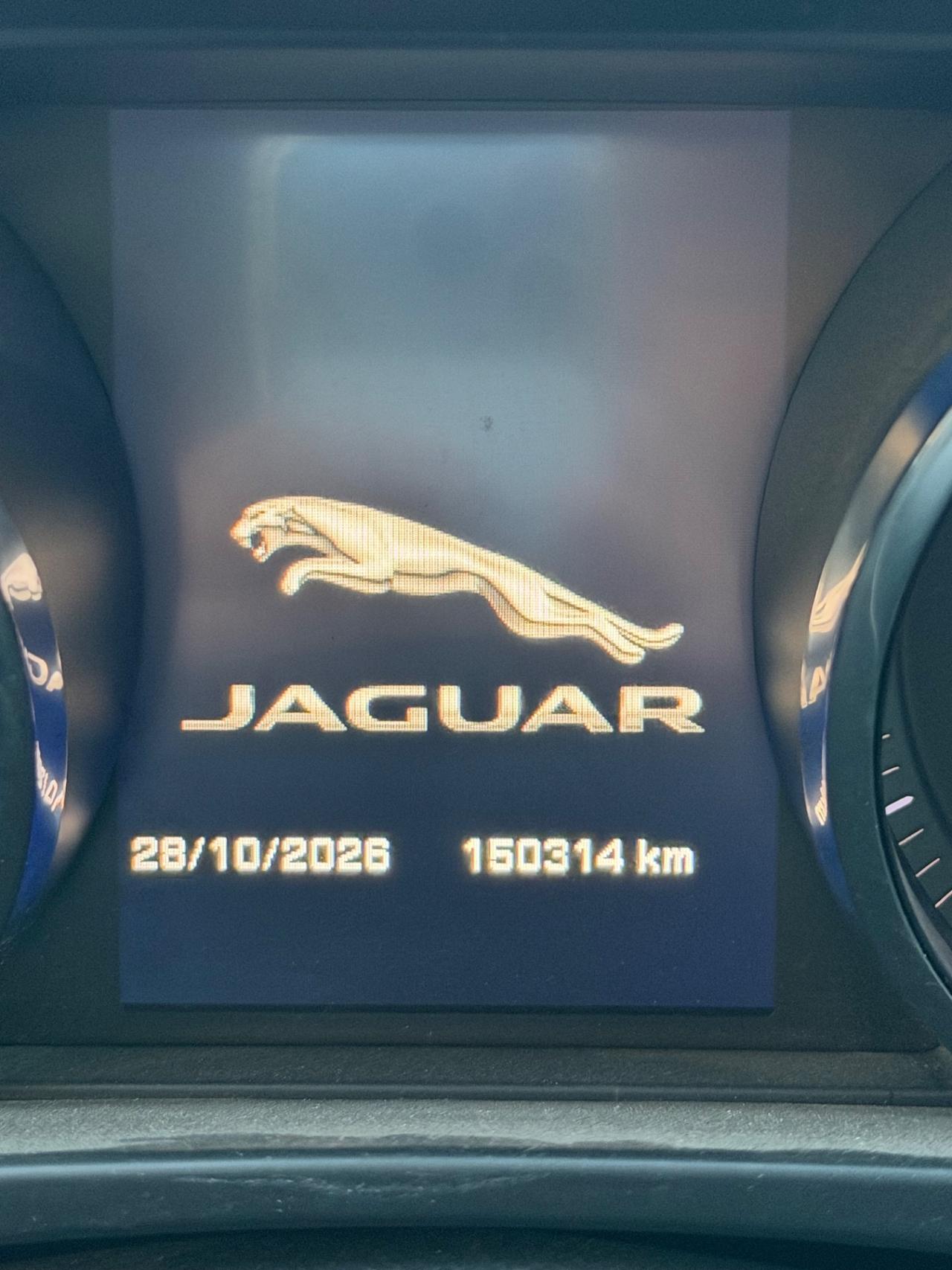 Jaguar XE 2.0 D Turbo aut. Pure