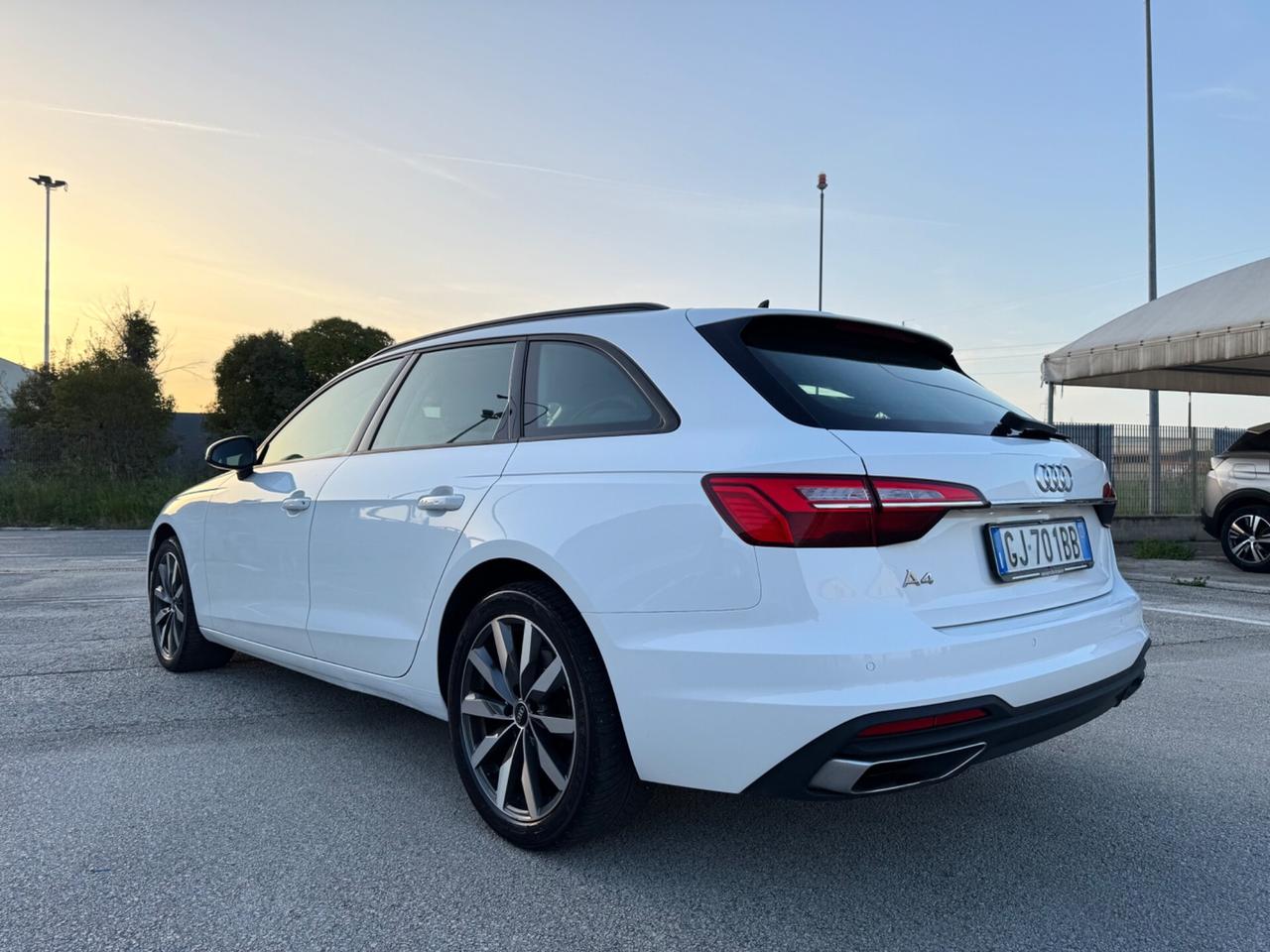 AUDI A4 2.0 Tdi Avant S-Tronic - Led 18