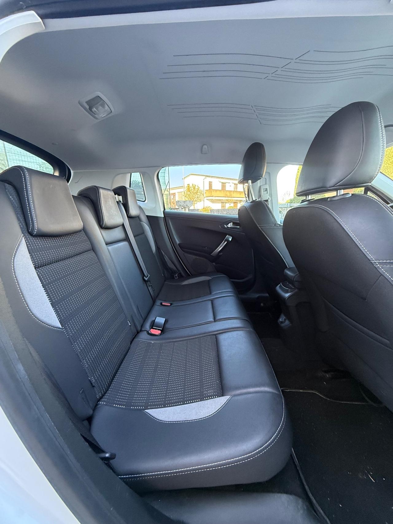 PEUGEOT 2008 1.2 BENZINA POCHI KM EURO6b 2016