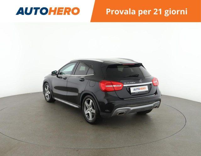 MERCEDES-BENZ GLA 200 d Automatic Premium