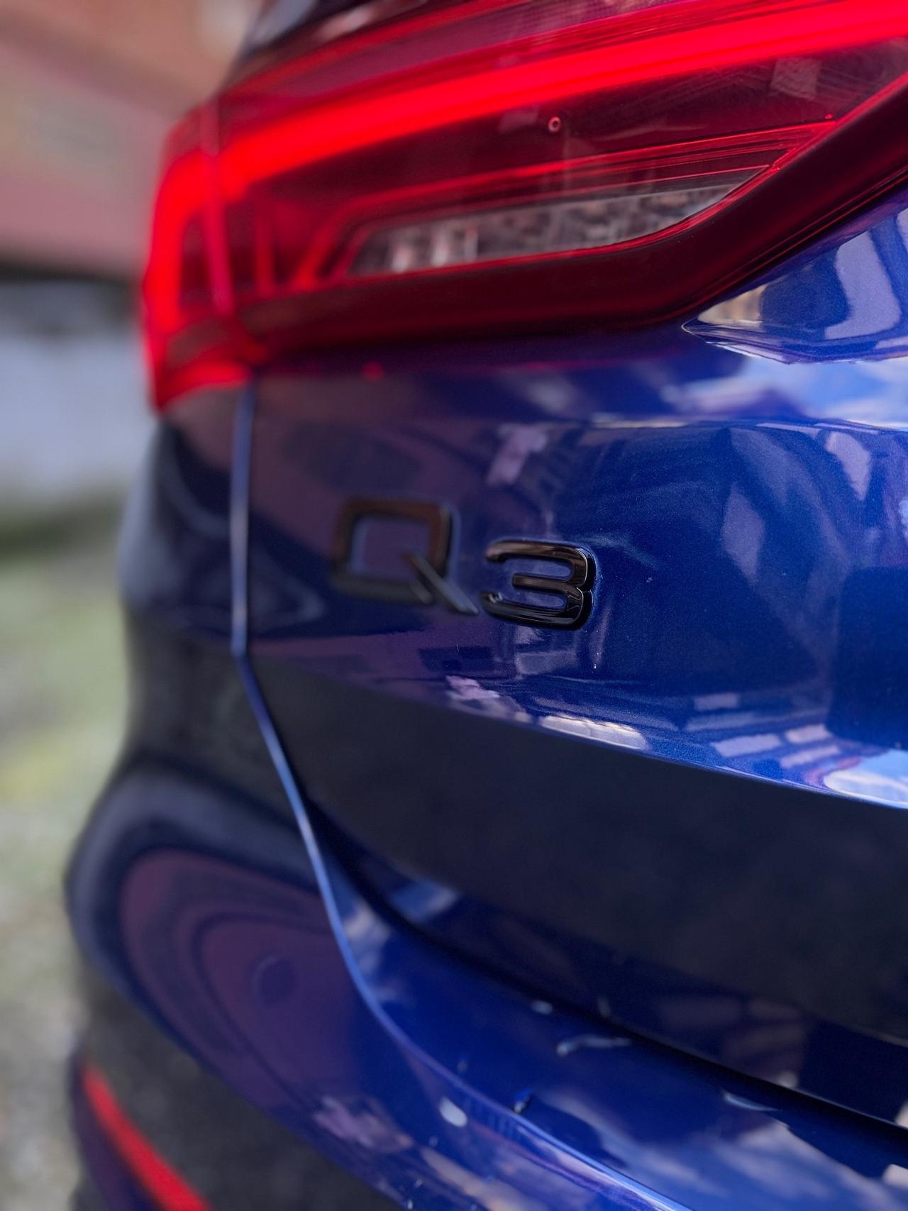 Audi Q3 35 TDI quattro S tronic Identity Black