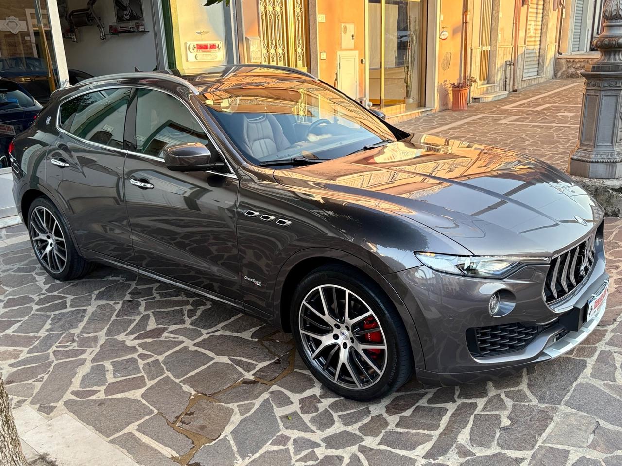 Maserati Levante 275CV Q4 Gransport GRIGIO MARATEA
