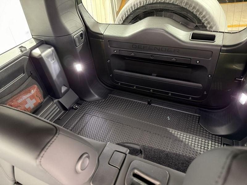 Land Rover Defender D250 AWD Auto 110 X-Dynamic SE