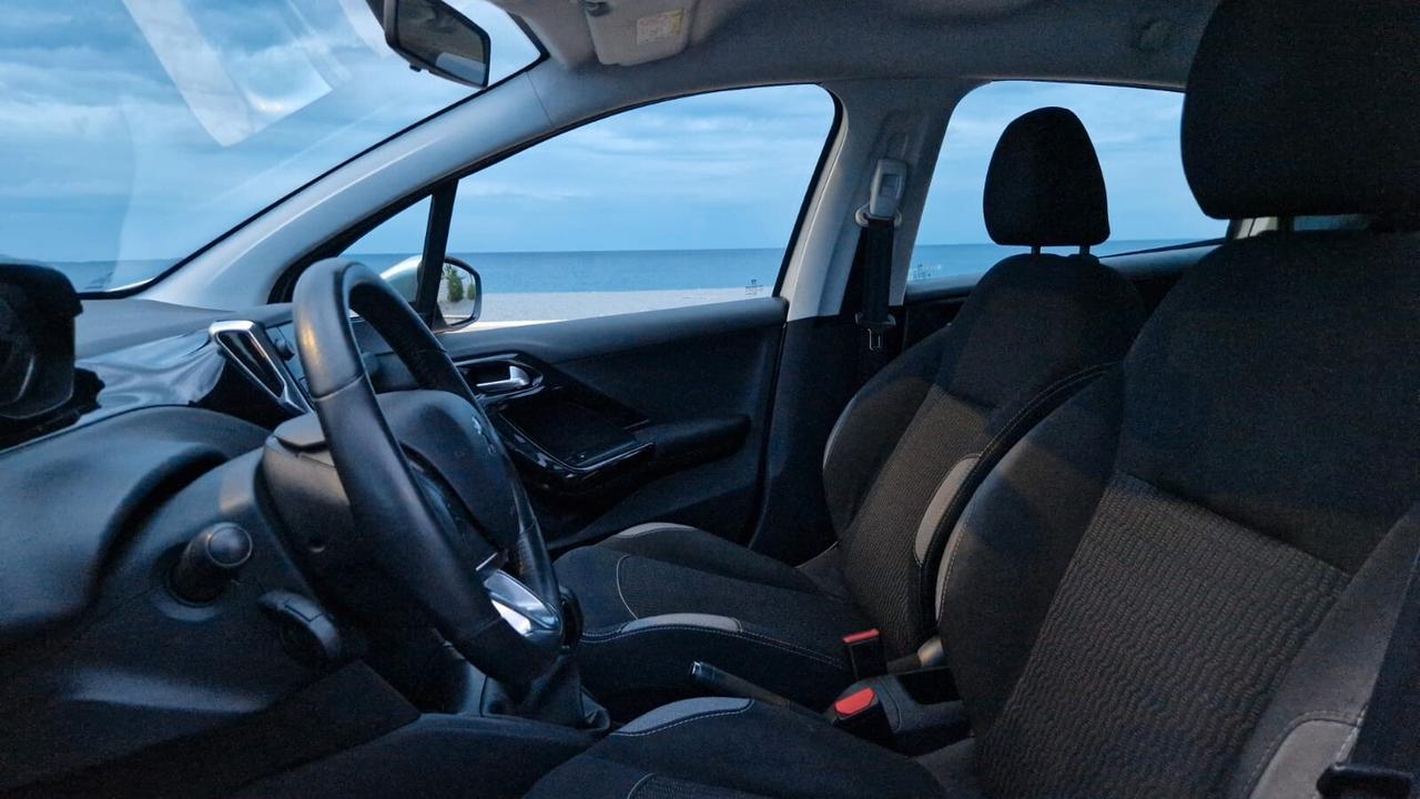 Peugeot 208 PureTech 82 5 porte Allure