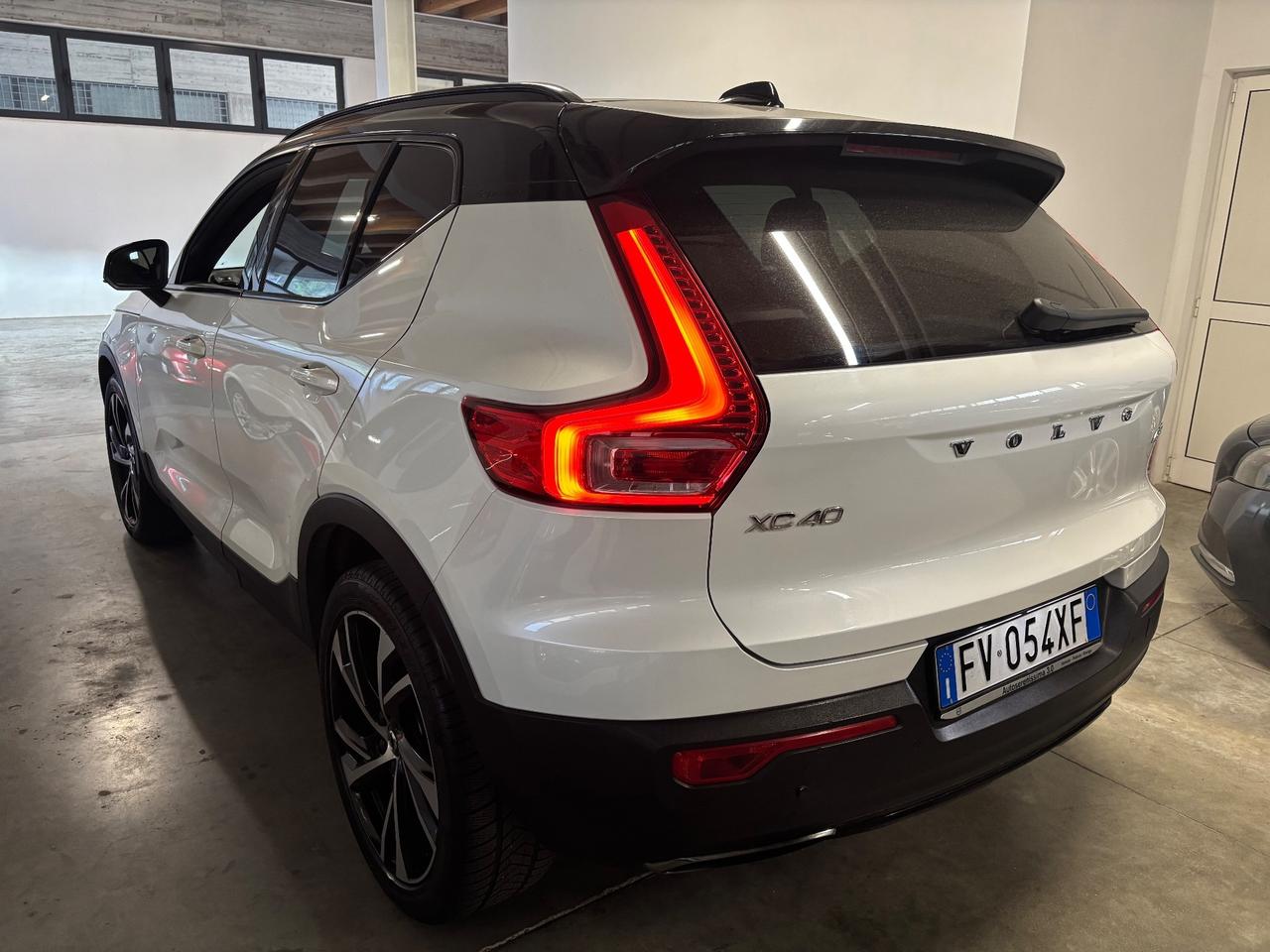 Volvo XC40 D3 GearTronic R-DESIGN |FULL OPTIONAL |