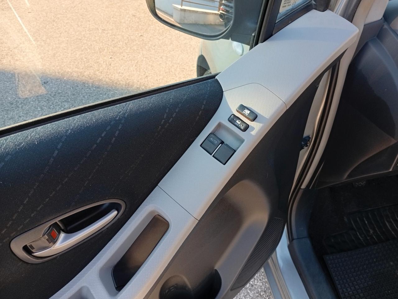 Toyota Yaris 1.3 5 porte Sol