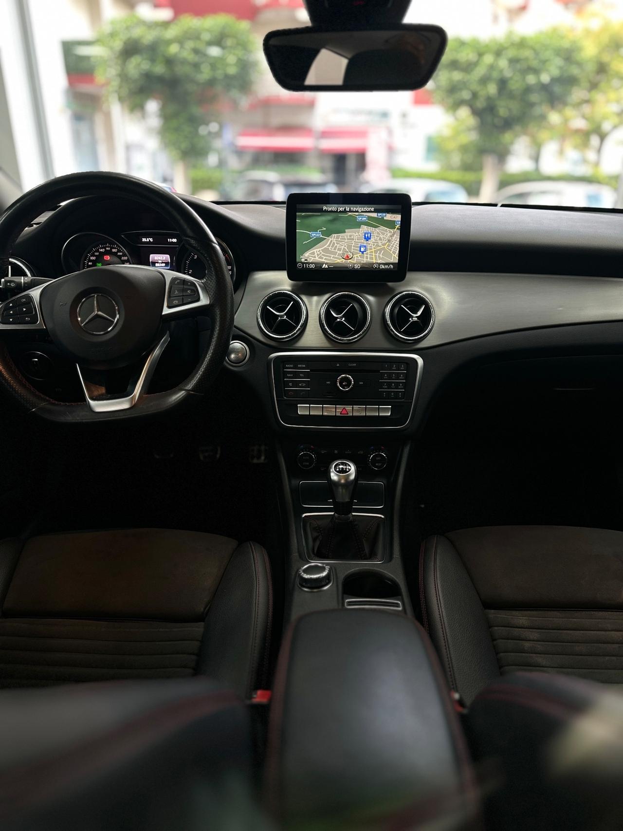Mercedes-benz CLA 180 d Premium