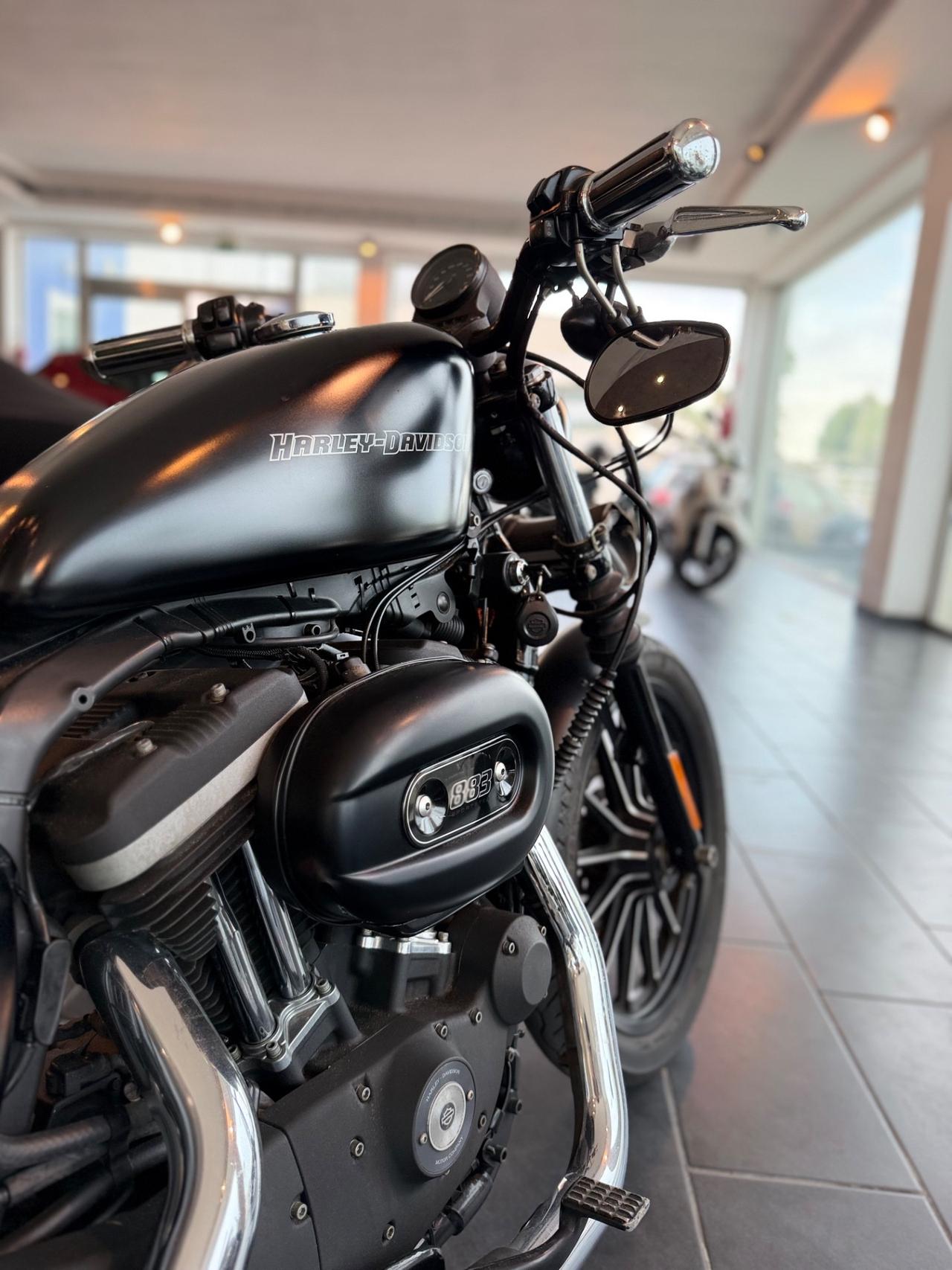 Harley-davidson 883 Iron Sportster XL 883N