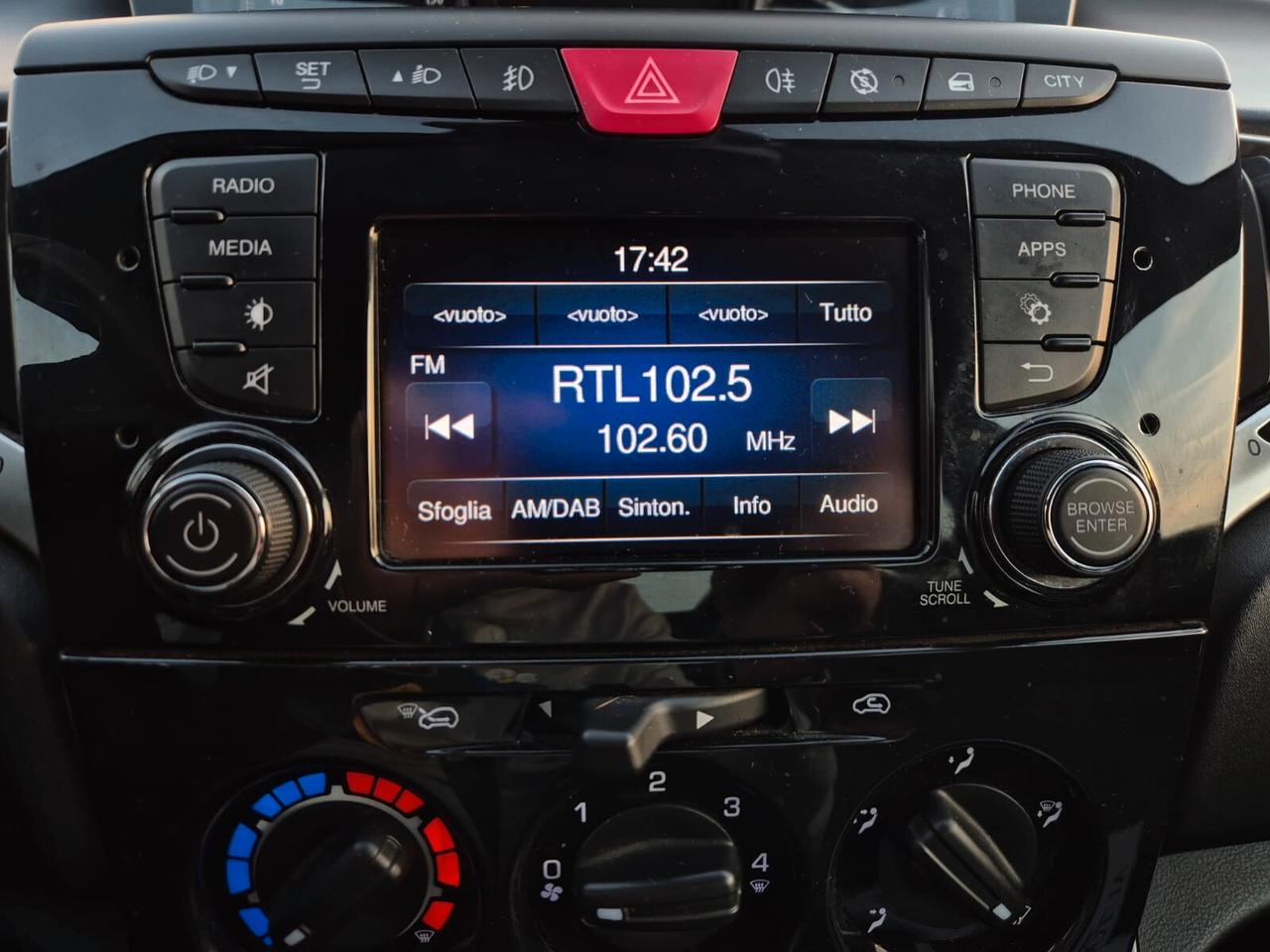 Lancia Ypsilon 1.0 FireFly 5 porte S&S Hybrid Ecochic Gold