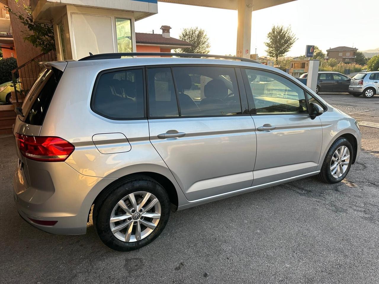 Volkswagen Touran 1.6 TDI 115 CV SCR DSG Executive BlueMotion Tech.7 posti