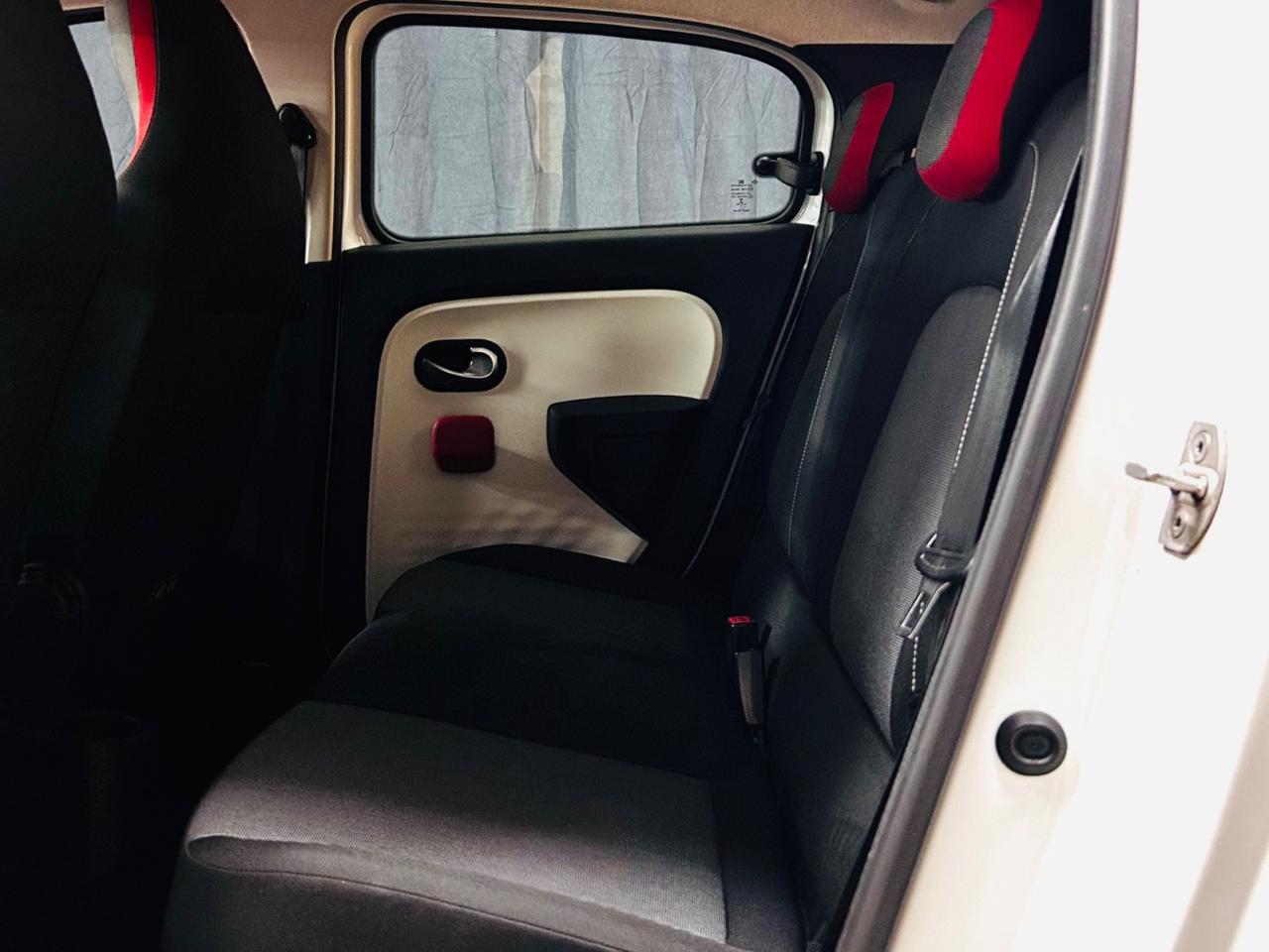 RENAULT TWINGO SCe BIANCA 1.0 BENZINA CON SOLI 40.219 KM.