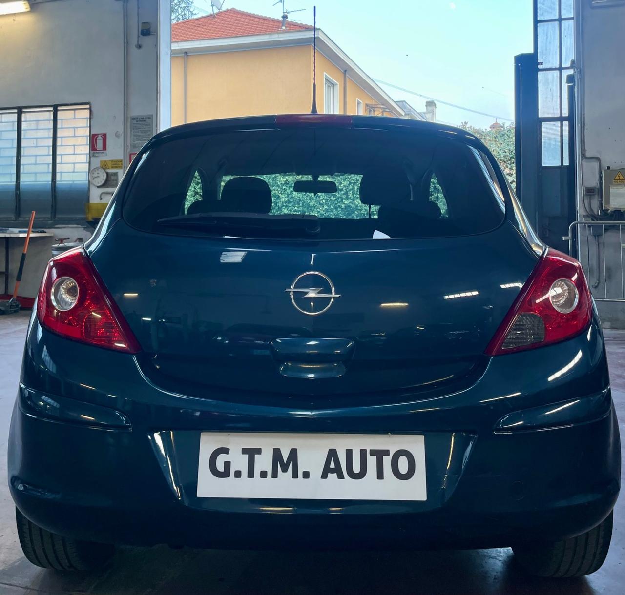 Opel Corsa 1.2 3 porte euro 5 per neopatentati