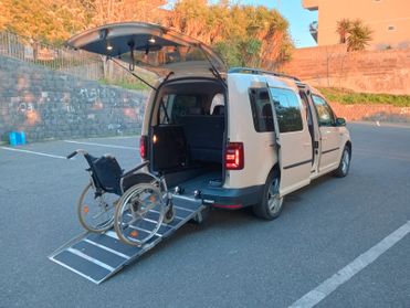 Volkswagen Caddy Pianale ribassato con rampa disabili in carrozzina