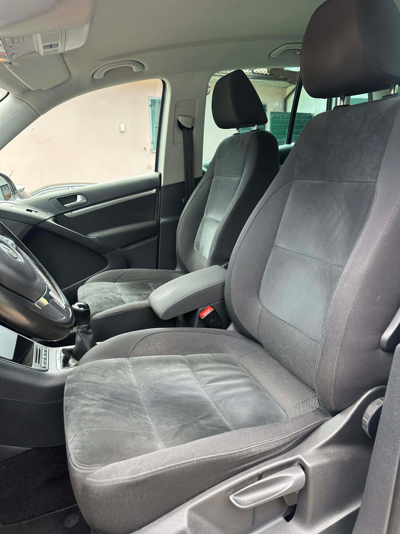 Volkswagen TIGUAN 2.0 TDI DPF 4MOTION SPORT & STYLE