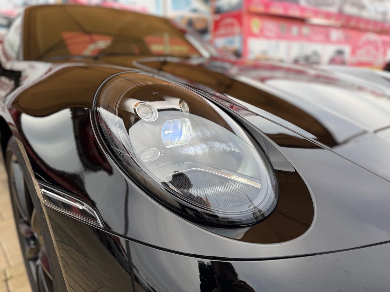 Porsche 992 911 Coupe 3.0 Carrera total black/Porsche Approved