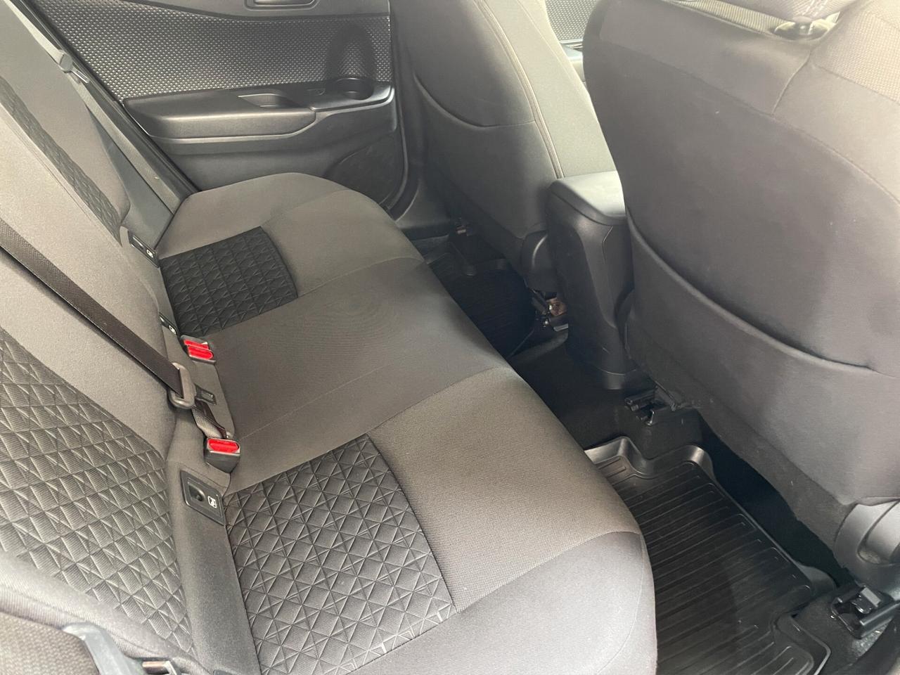 Toyota C-HR 1.8 Hybrid E-CVT Lounge