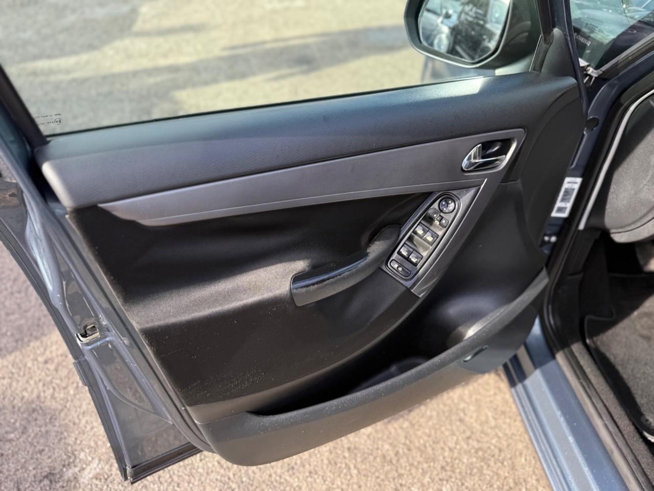 Citroen C4 picasso 1.8 gpl elegance