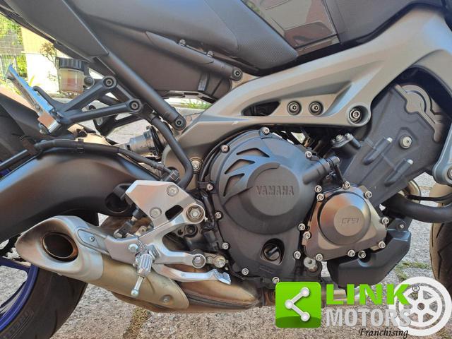 YAMAHA MT-09 .