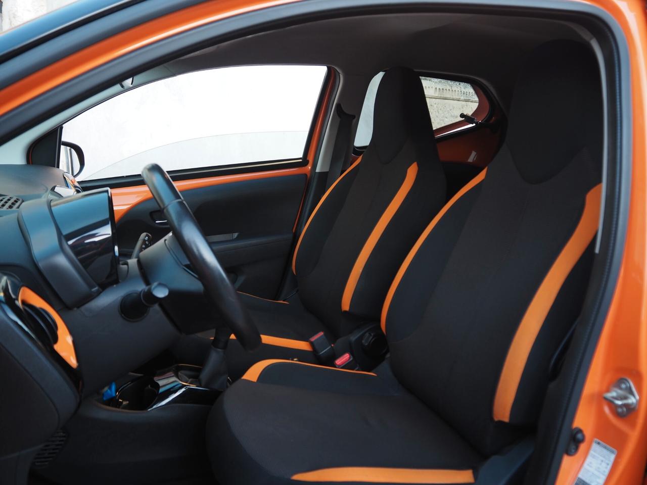 Toyota Aygo Connect orange 1.0 VVT-i 72 CV 5 porte x-wave