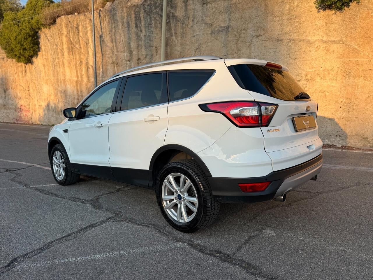 Ford Kuga Titanium/1.5 120CV/CAR PLAY/RETRO/KYLESS