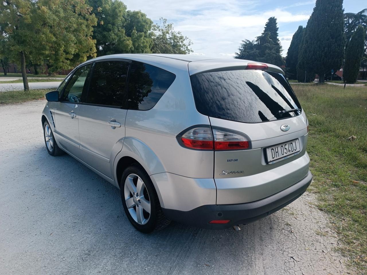 Ford S-Max 2.0 145CV Titanium pochi km