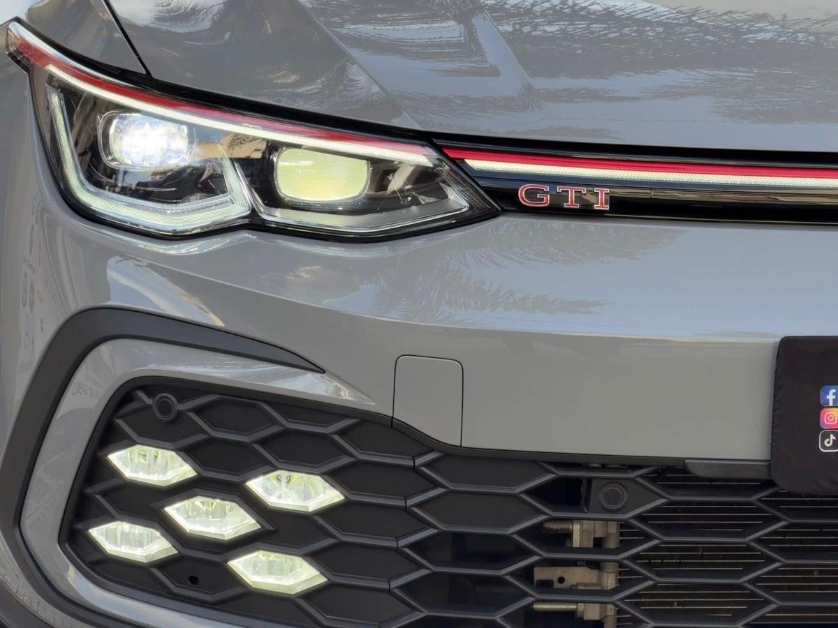 Volkswagen Golf 8 GTI 2.0 TSI 245CV