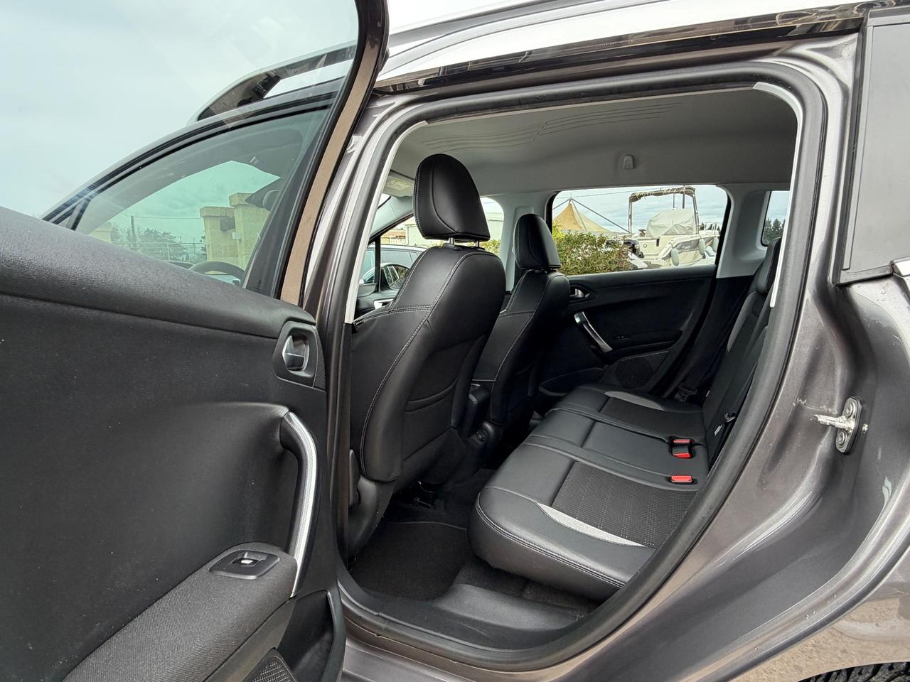 Peugeot 2008 BlueHDi 100 Allure