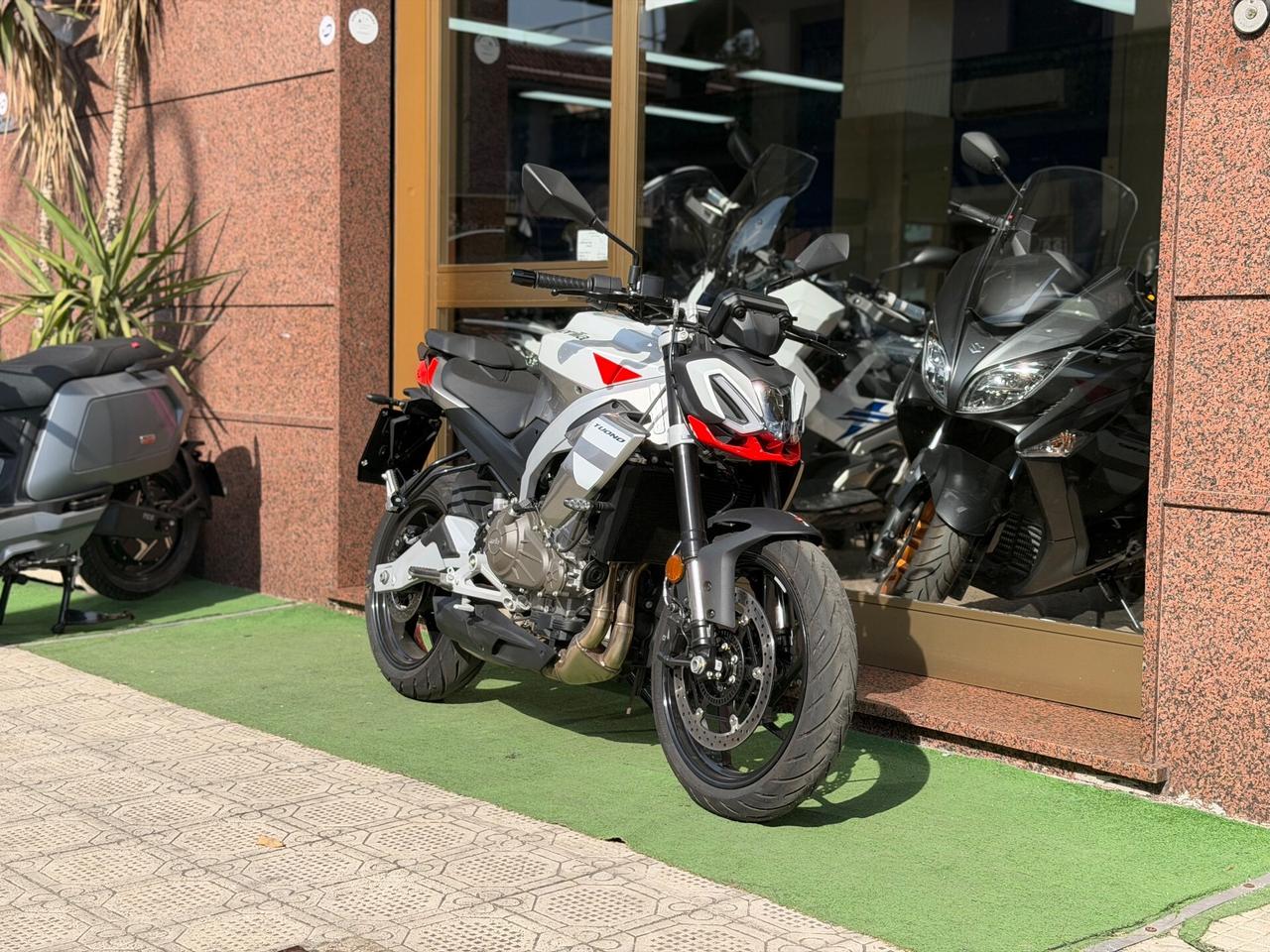 Aprilia Tuono 457 KM 0 2026 tua a soli 45€ al mese