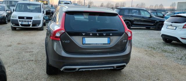 VOLVO V60 Cross Country D3 Business