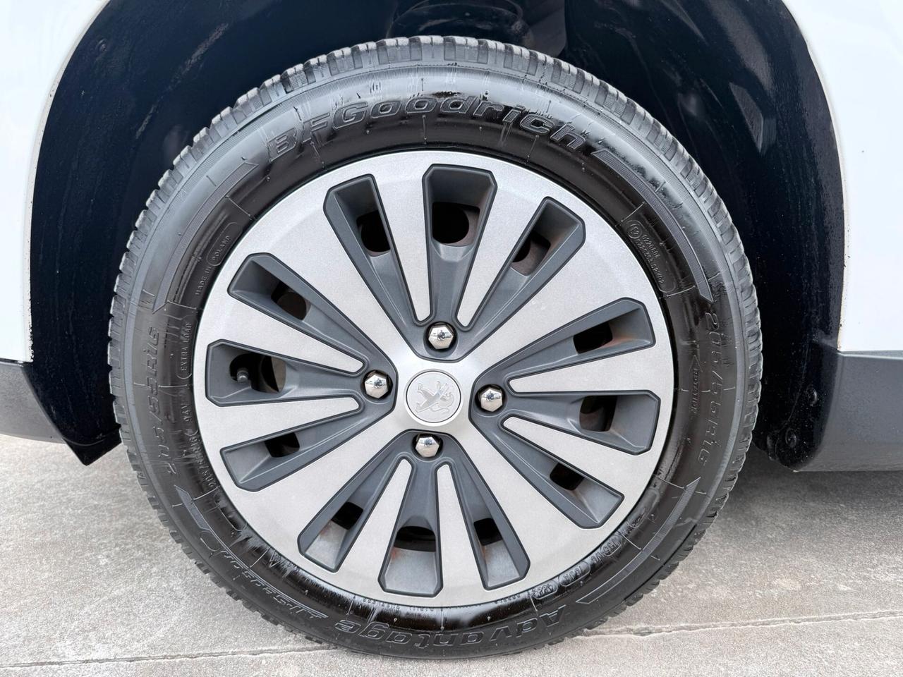 Peugeot 2008 1.6 e-HDi 92 CV Stop&Start Allure