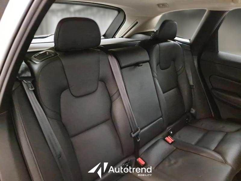 Volvo XC60 B4 197+14 CV AWD Automatica Mild Hybrid Diesel Momentum