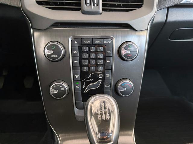 VOLVO V40 Cross Country D2 1.6 Summum
